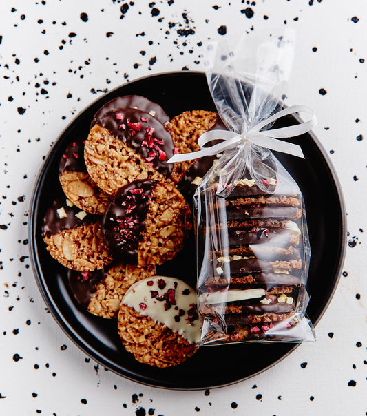 CAPS! Mandeļu cepumi ar šokolādi. CAPS! Almond Brittles With Chocolate